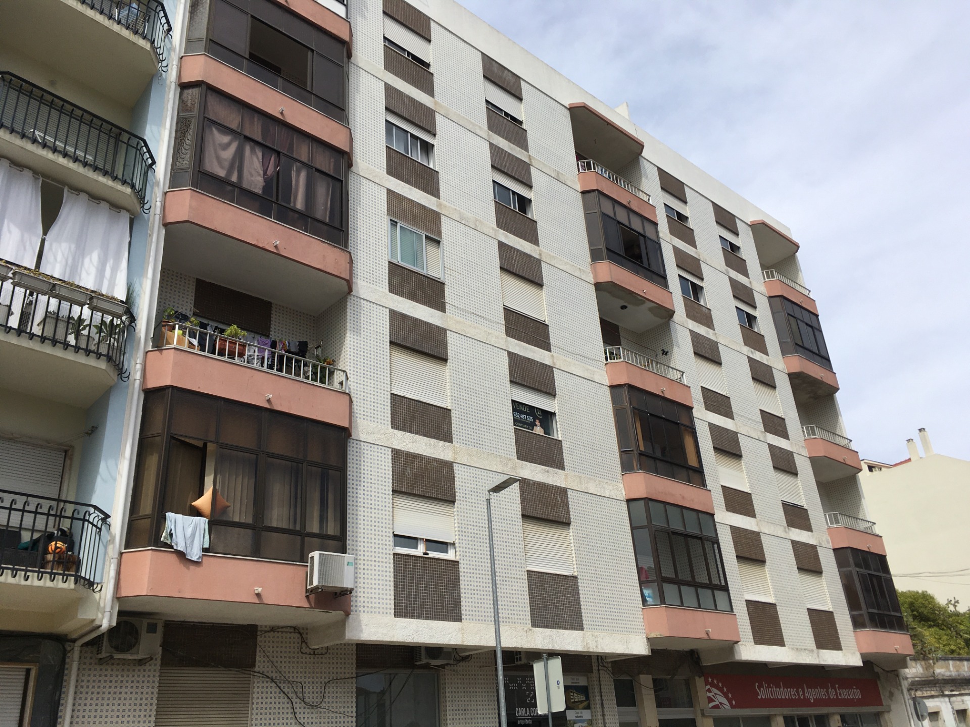 Rua Acácio Barradas 34, Setúbal, antes da reabilitação.